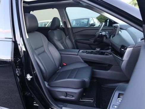 Certified 2025 Nissan Rogue SL w/ Tech Package AWD/4WD image 29