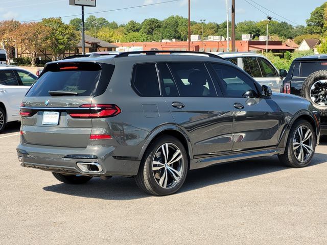 Used 2023 BMW X7 xDrive40i w/ M Sport Package AWD/4WD image 4