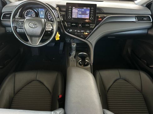 Used 2024 Toyota Camry SE image 12