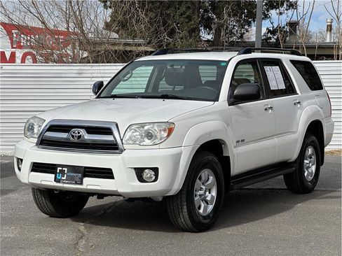 Used 2007 Toyota 4Runner SR5 AWD/4WD image 6