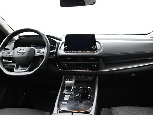 Used 2025 Nissan Rogue SV FWD image 22
