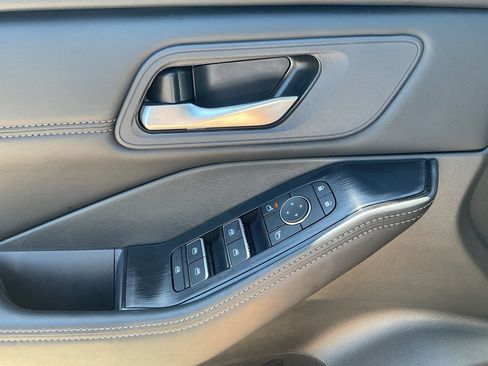 Used 2026 Nissan Rogue SL FWD image 20