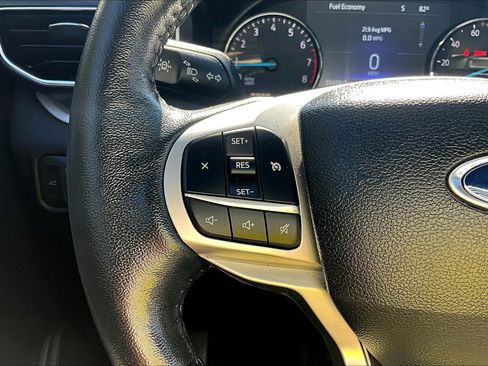 Used 2022 Ford Explorer XLT w/ Equipment Group 202A image 20