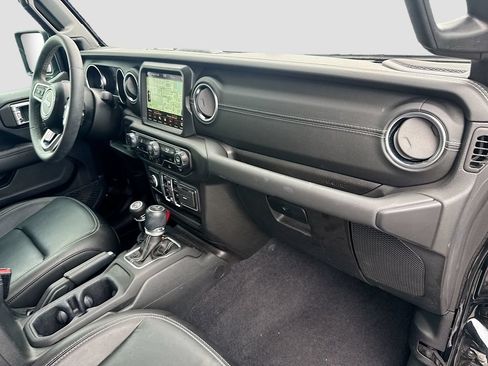 Used 2023 Jeep Wrangler Unlimited Sahara AWD/4WD image 33