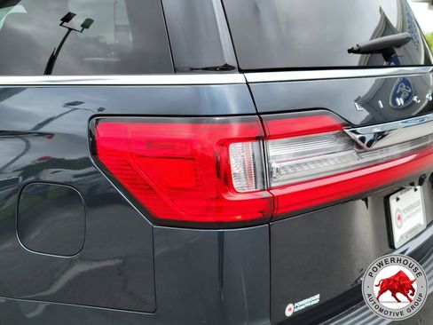 Used 2021 Lincoln Navigator Reserve w/ Luxury Package AWD/4WD image 13
