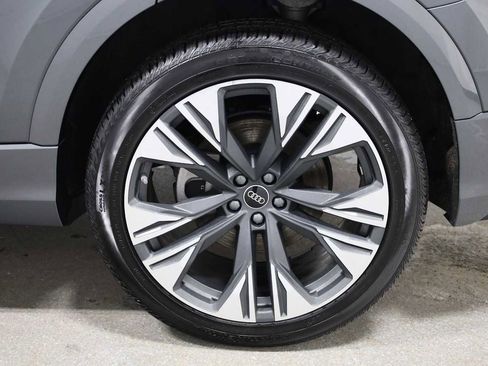 Used 2025 Audi Q8 Premium Plus w/ Premium Plus Package image 36