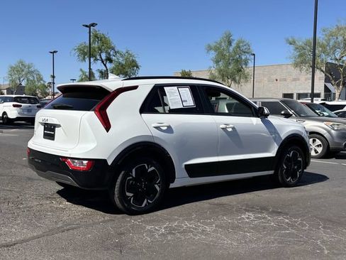 Used 2023 Kia Niro Wind FWD image 4