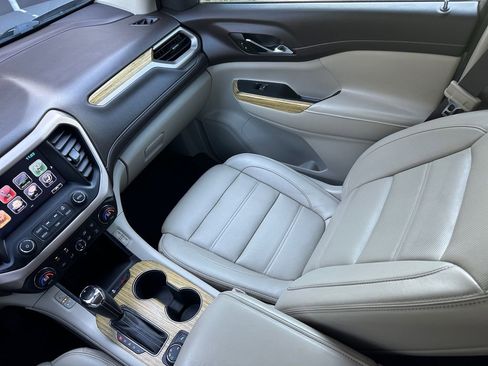 Used 2019 GMC Acadia Denali w/ Technology Package FWD image 26