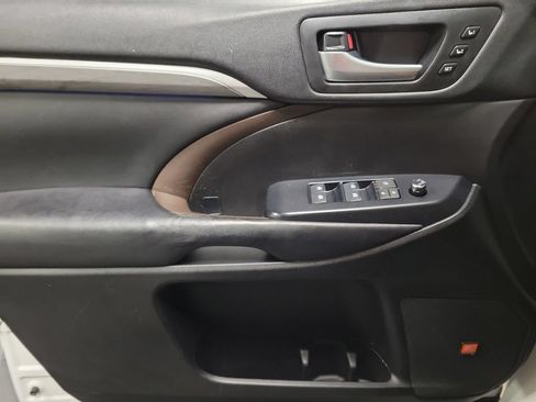 Used 2019 Toyota Highlander Limited Platinum AWD/4WD image 23