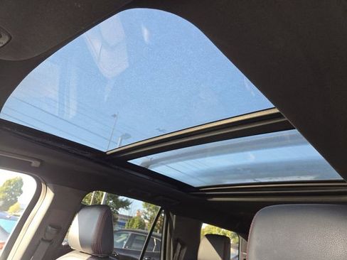 Certified 2022 Ford Expedition Limited image 3