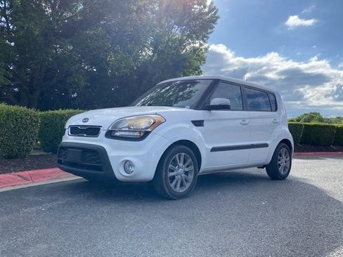 Used 2012 Kia Soul + w/ Audio Pkg FWD image 7