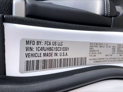 Used 2025 Jeep Grand Cherokee Limited w/ Luxury Tech Group II image 21