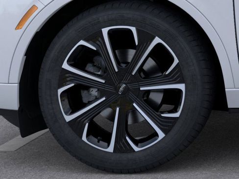 New 2026 Lincoln Nautilus Reserve image 19