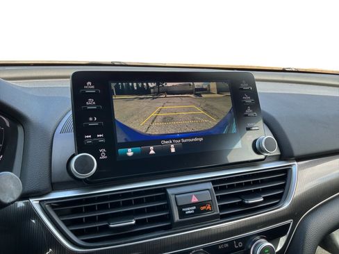 Used 2018 Honda Accord Sport image 12