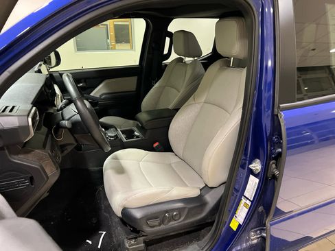 Used 2024 Toyota Tacoma Limited w/ Limited Package (LT) image 7