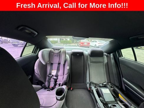 Used 2015 Dodge Charger SXT RWD image 18