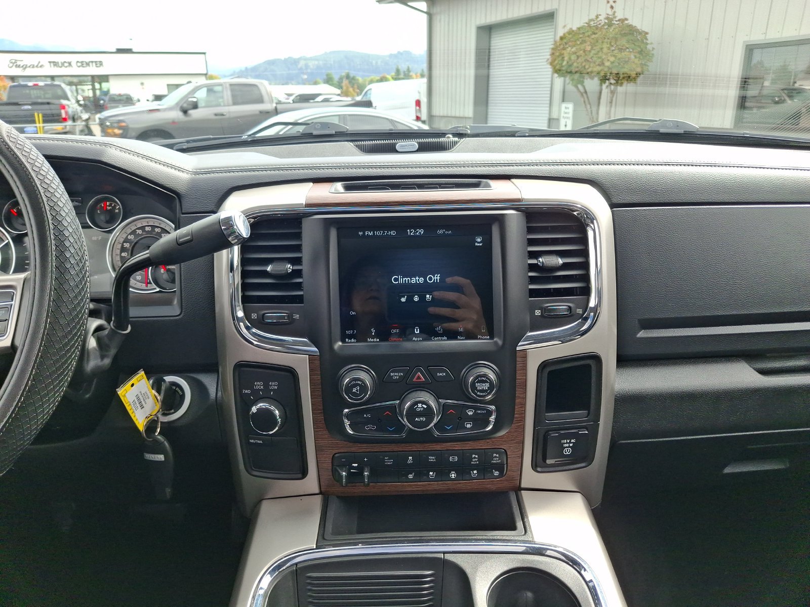 Used 2018 RAM 2500 Laramie w/ Convenience Group AWD/4WD image 13