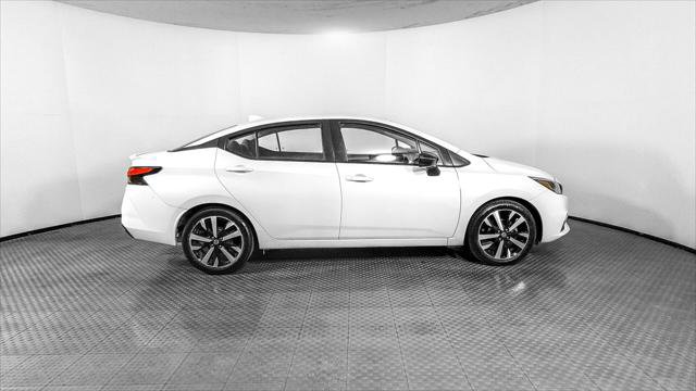 Used 2022 Nissan Versa SR FWD image 9