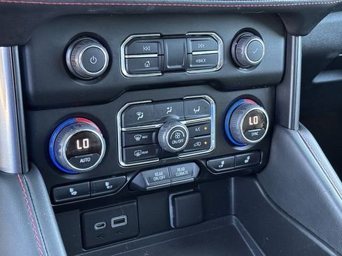 Certified 2022 Chevrolet Suburban RST w/ Luxury Package image 18