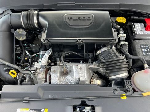 Used 2025 Jeep Compass Trailhawk w/ Trailer Tow Group image 27