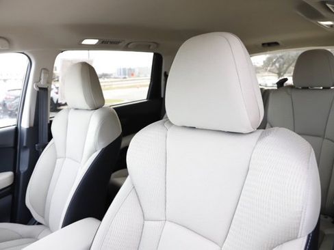 Certified 2025 Subaru Ascent Premium w/ Premium Package image 14