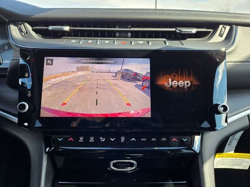 New 2026 Jeep Grand Cherokee Laredo image 20