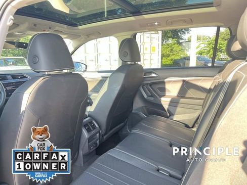 Used 2023 Volkswagen Tiguan SE w/ Panoramic Sunroof Package FWD image 27