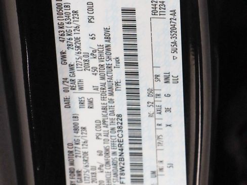 Used 2024 Ford F250 Lariat w/ Chrome Package image 33