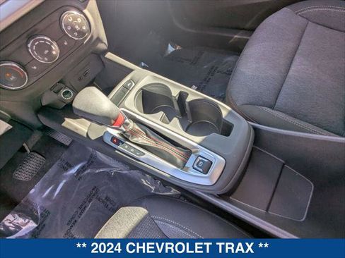 Used 2024 Chevrolet Trax RS w/ Driver Confidence Package image 18