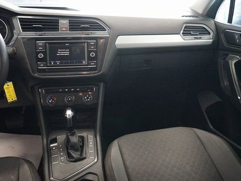 Used 2018 Volkswagen Tiguan S image 10