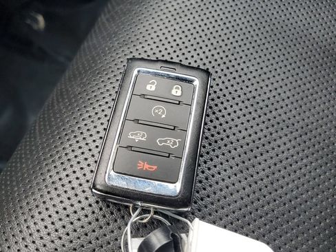 Used 2023 Jeep Wagoneer Series III w/ Preferred Equipment Group AWD/4WD image 31