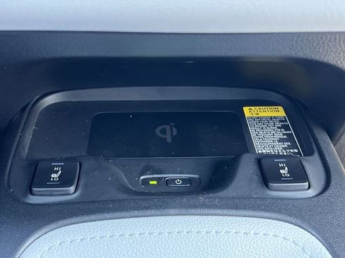 Used 2025 Toyota Corolla XSE FWD image 15