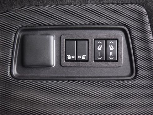 Used 2023 Cadillac Escalade ESV Sport Platinum w/ Heavy-Duty Trailer Package AWD/4WD image 26