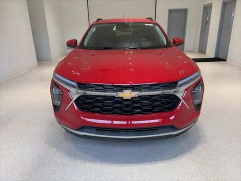 New 2026 Chevrolet Trax LT w/ Driver Confidence Package FWD image 2