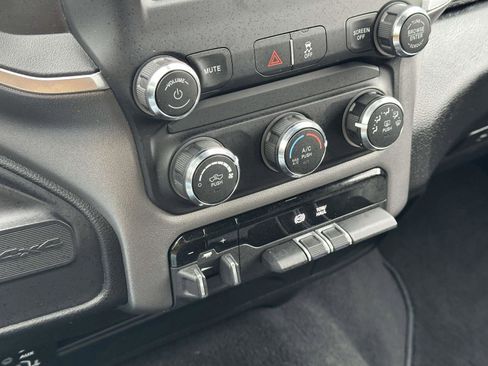 Used 2024 RAM 2500 Big Horn image 32