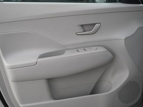 Used 2024 Hyundai Kona SEL AWD/4WD image 19