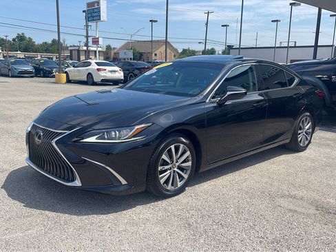 Used 2019 Lexus ES 350 w/ Luxury Package image 2