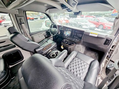 Used 2025 Chevrolet Express 2500 w/ Driver Convenience Package image 13