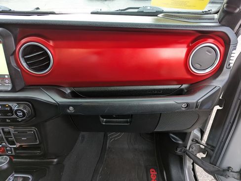 Used 2020 Jeep Gladiator Rubicon w/ Dual Top Group AWD/4WD image 33