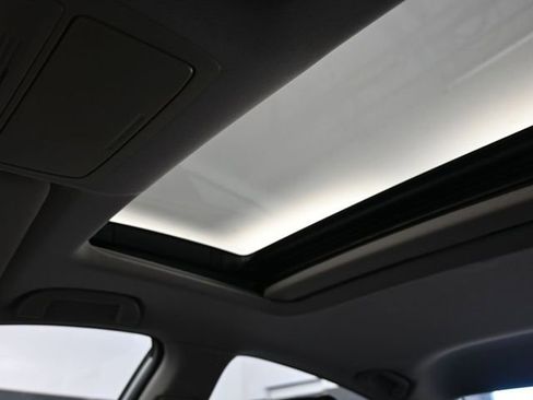 Used 2018 Honda Accord EX image 28