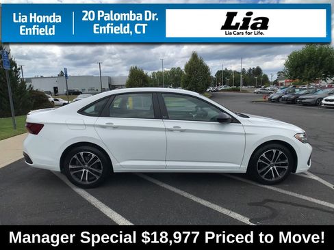 Used 2023 Volkswagen Jetta Sport image 14