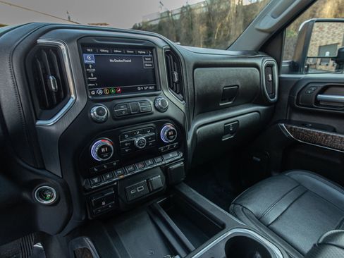 Used 2022 GMC Sierra 3500 Denali image 18