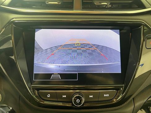 Certified 2022 Chevrolet TrailBlazer LT w/ Convenience Package FWD image 25