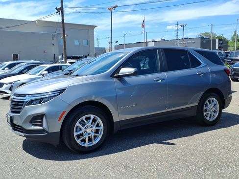Used 2024 Chevrolet Equinox LT FWD image 8