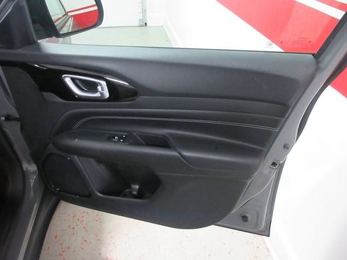 Used 2023 Jeep Compass Latitude w/ Convenience Group AWD/4WD image 33