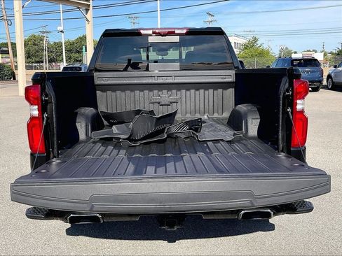 Used 2025 Chevrolet Silverado 1500 High Country w/ Technology Package AWD/4WD image 32