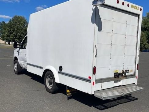 Used 2022 Ford E-350 and Econoline 350 Super Duty w/ Power Windows & Locks Group RWD image 4