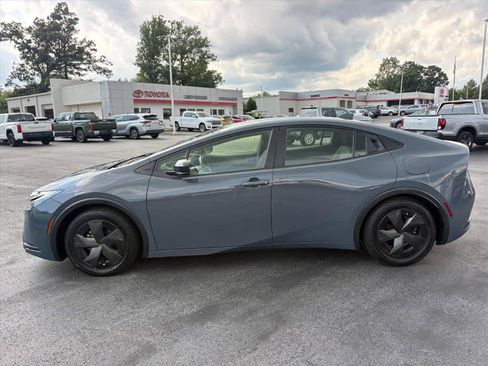 Used 2024 Toyota Prius LE FWD image 27