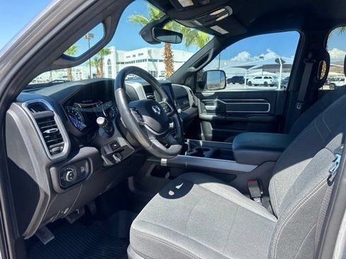 Certified 2021 RAM 2500 Big Horn w/ Night Edition AWD/4WD image 17
