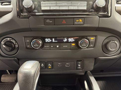 Used 2023 Nissan Frontier SV w/ SV Convenience Package image 16